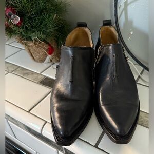 Women’s Black Leather Shoes